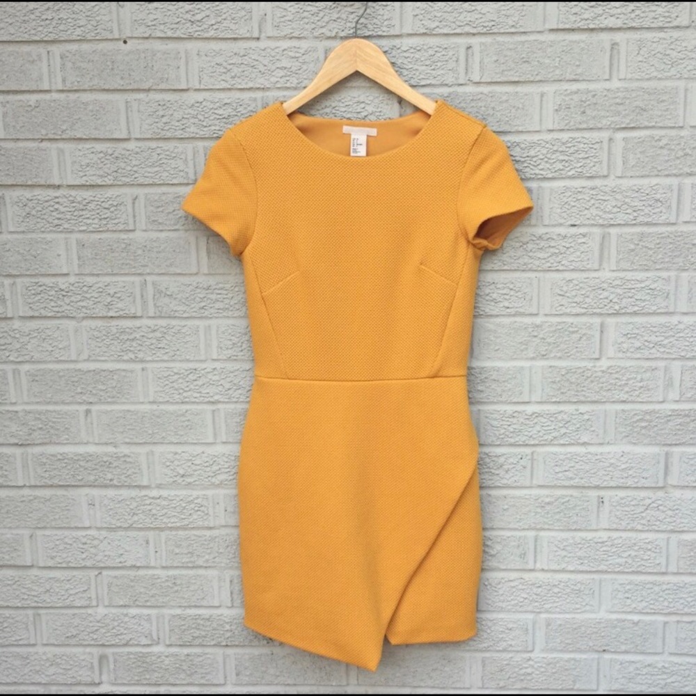 H&M Cap-Sleeved Textured Dress - Size 6
